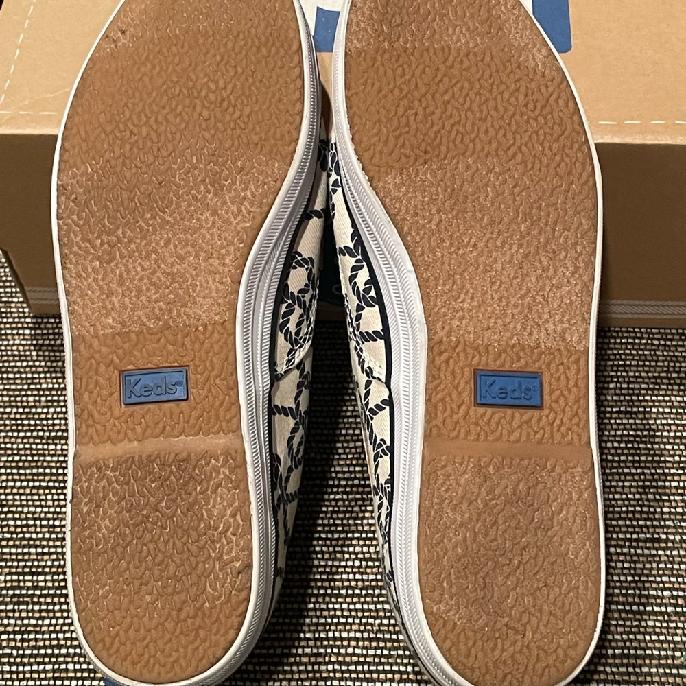 KEDS - Picture 2 of 2